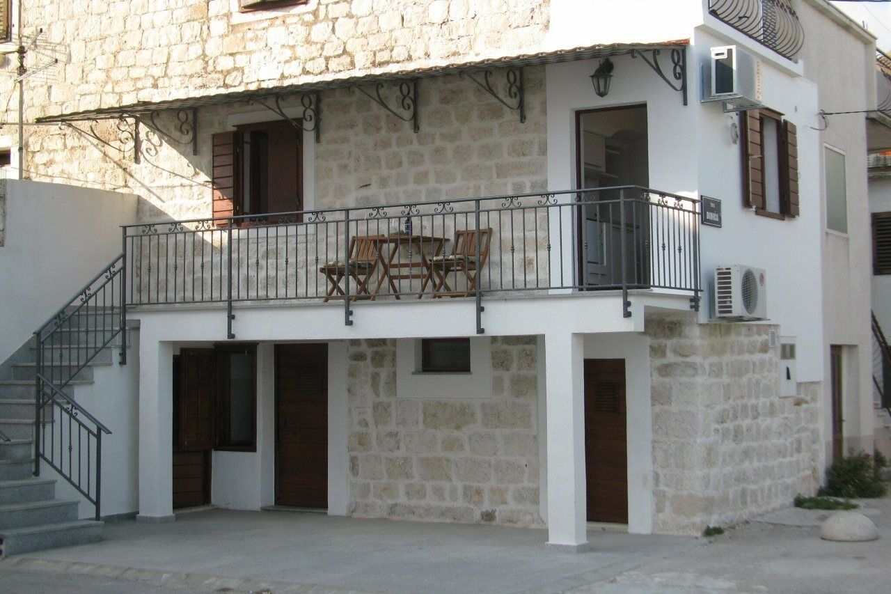 Apartment Noa Kaštel Kambelovac Kültér fotó
